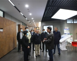 中国建筑标准设计研究院有限公司党委副书记、总经理曹彬一行来我集团参观调研