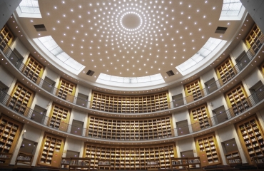 浙江越秀外国语学院镜湖校区图书馆室内