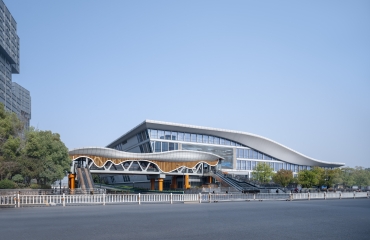 火车东站王家井人行天桥